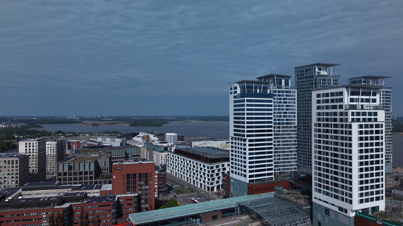 Ilmakuva dronekuvauksella työmaan etenemisen ja ympäristön visuaaliseen dokumentointiin